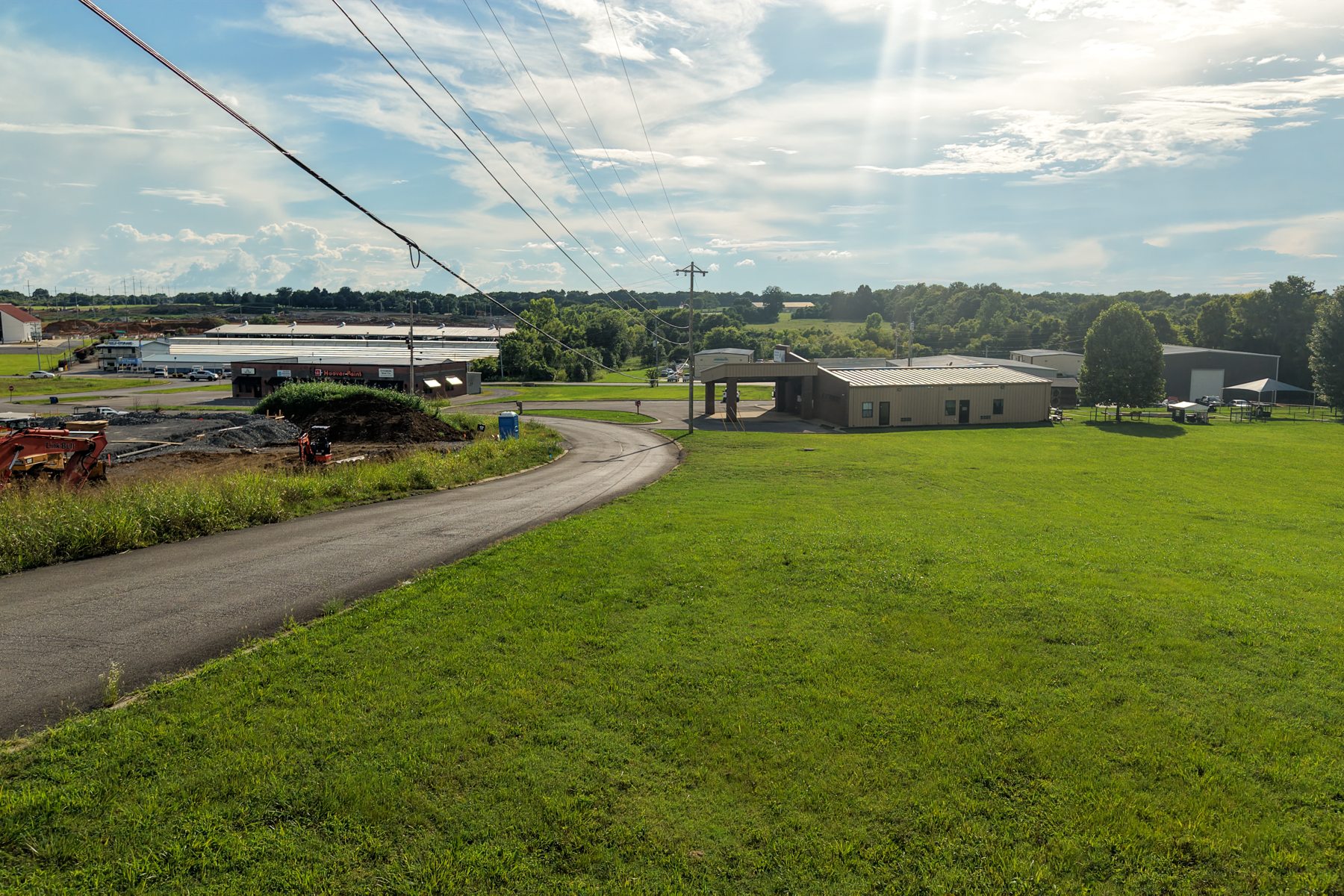Northside Circle — roadside perspective
