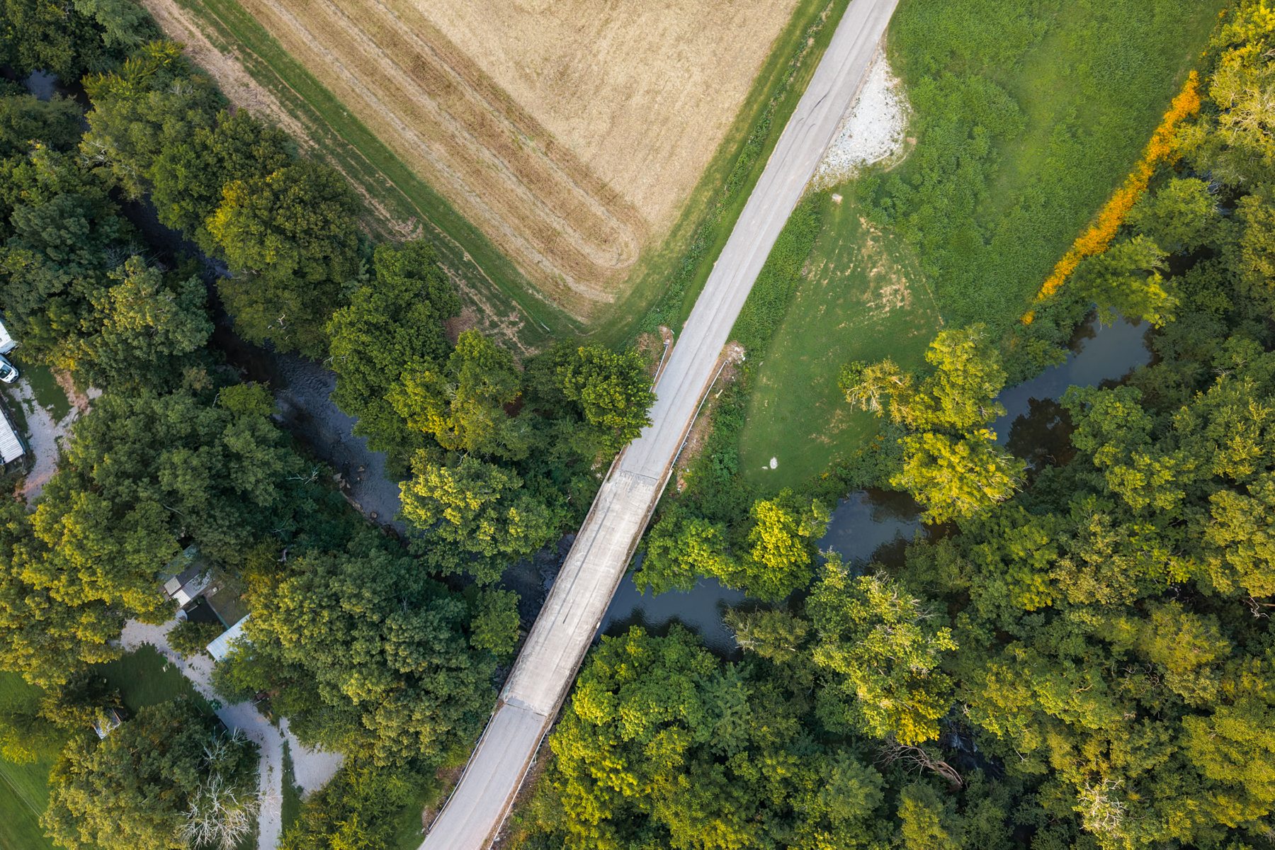Wallace Thompson Road — the approach from above