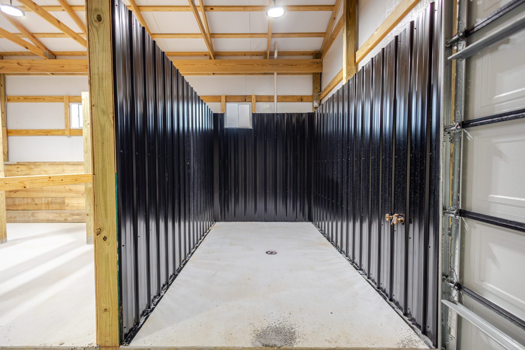 1024 TN 64 — the stalls