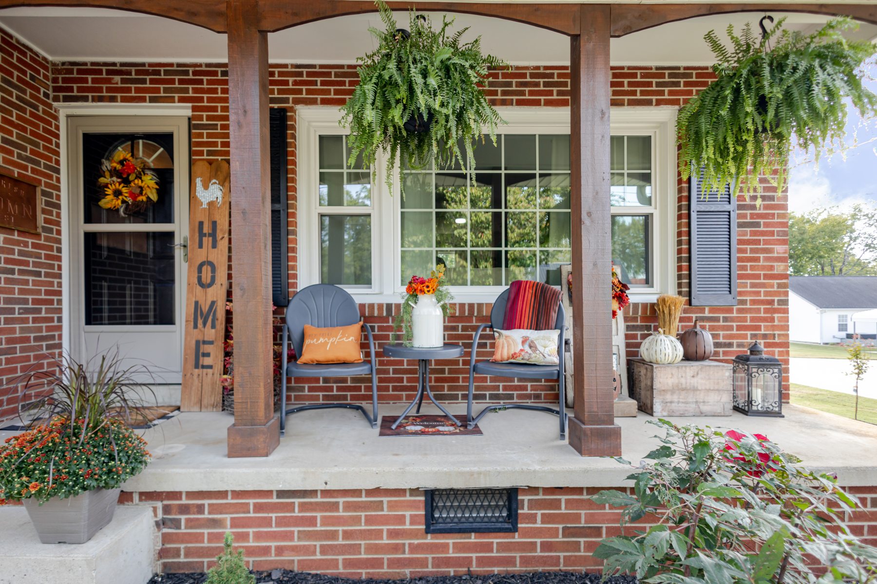 106 High Street — the porch