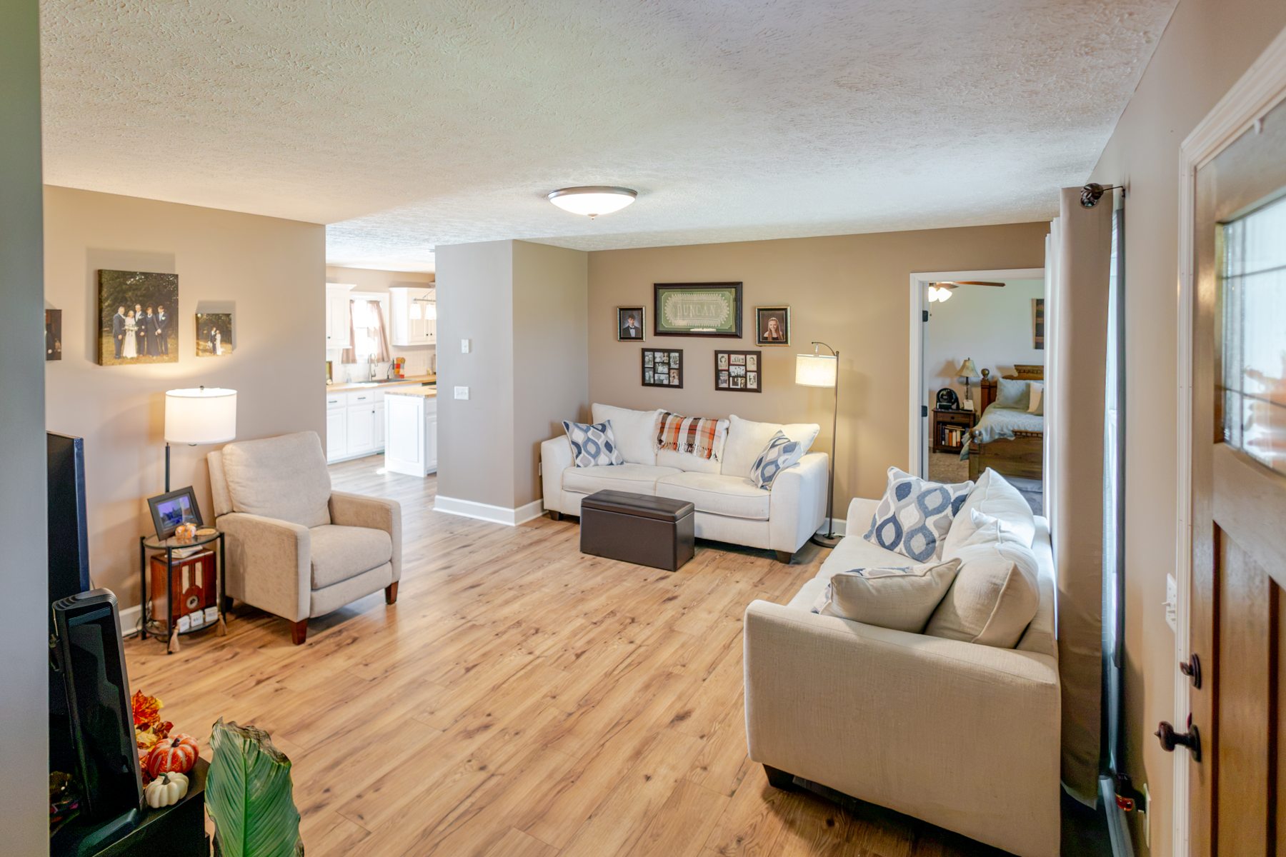 110 Rabbit Run — living space
