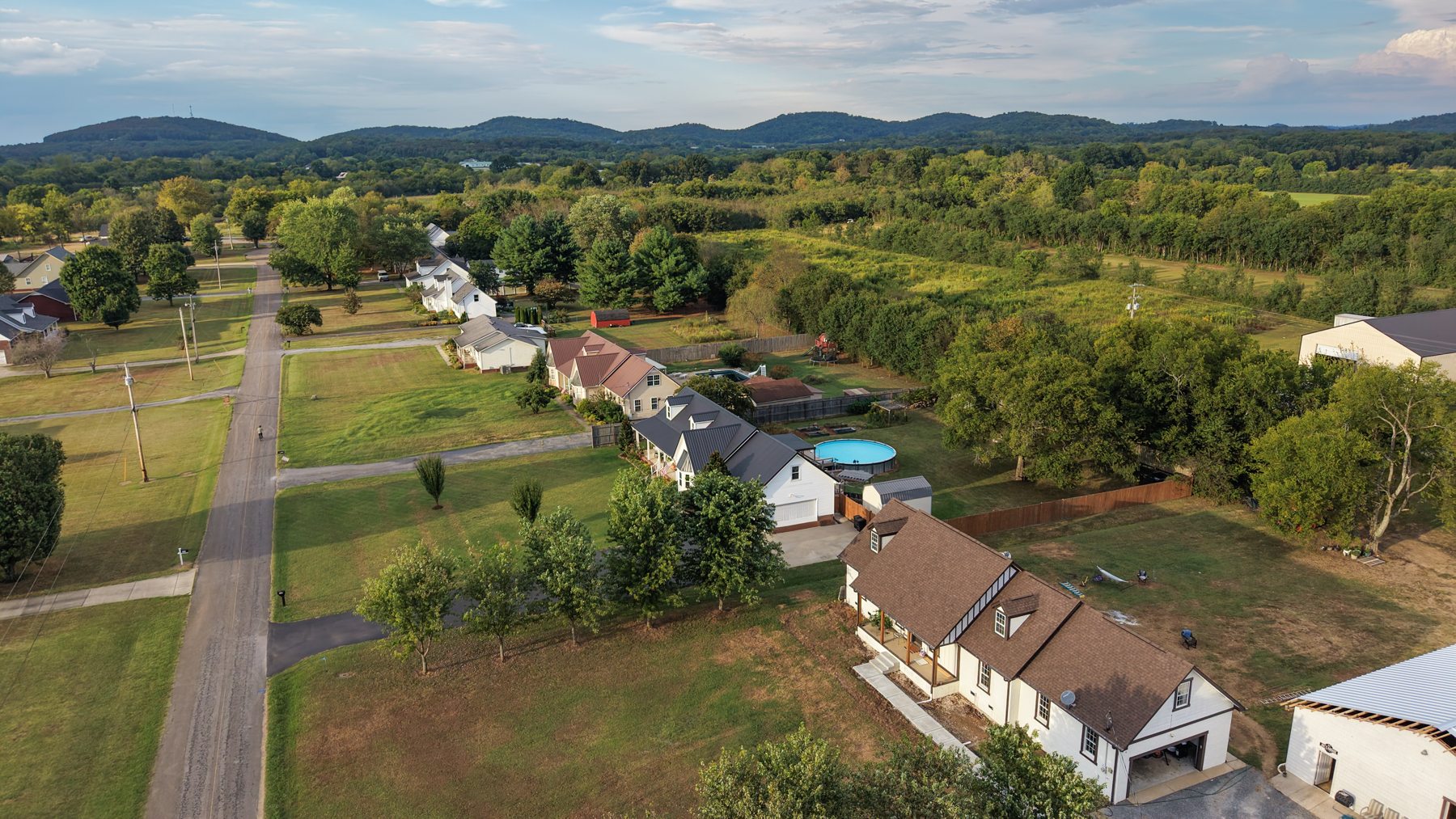110 Rabbit Run — the wider setting
