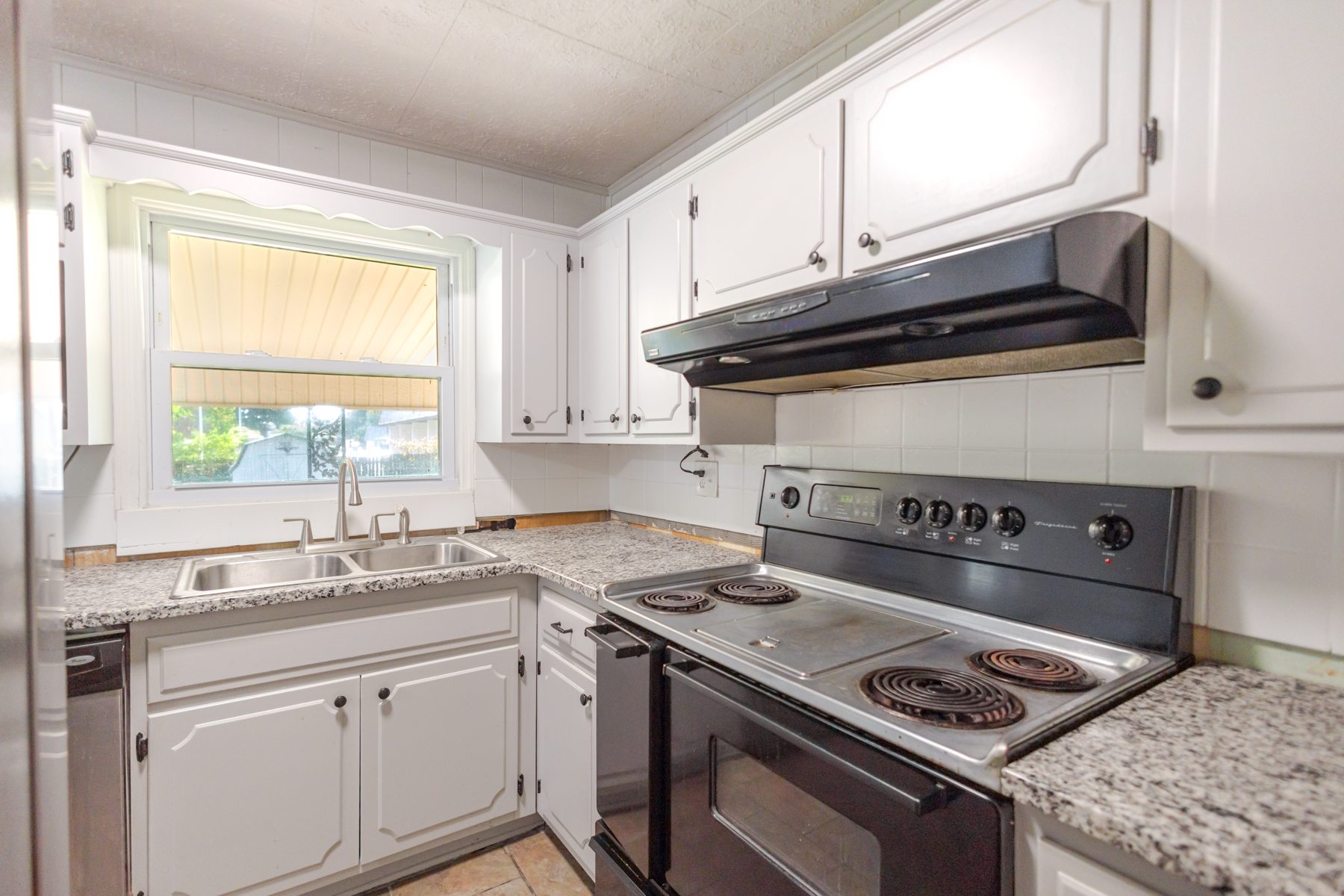 116 Eveningside Drive — the kitchen