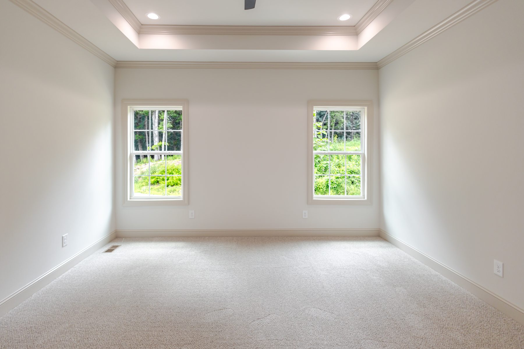 118 Stonebrook Drive — a sunlit room