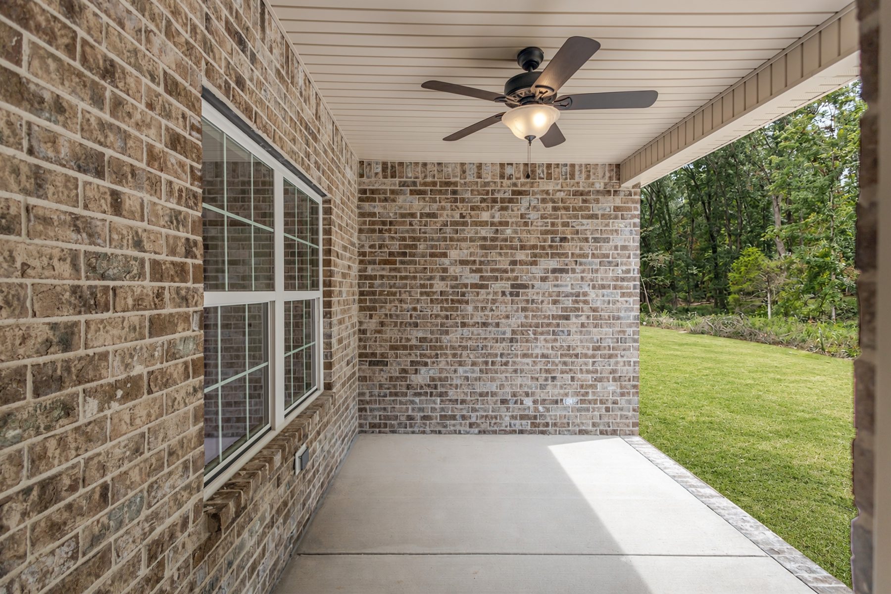 118 Stonebrook Drive — the covered patio
