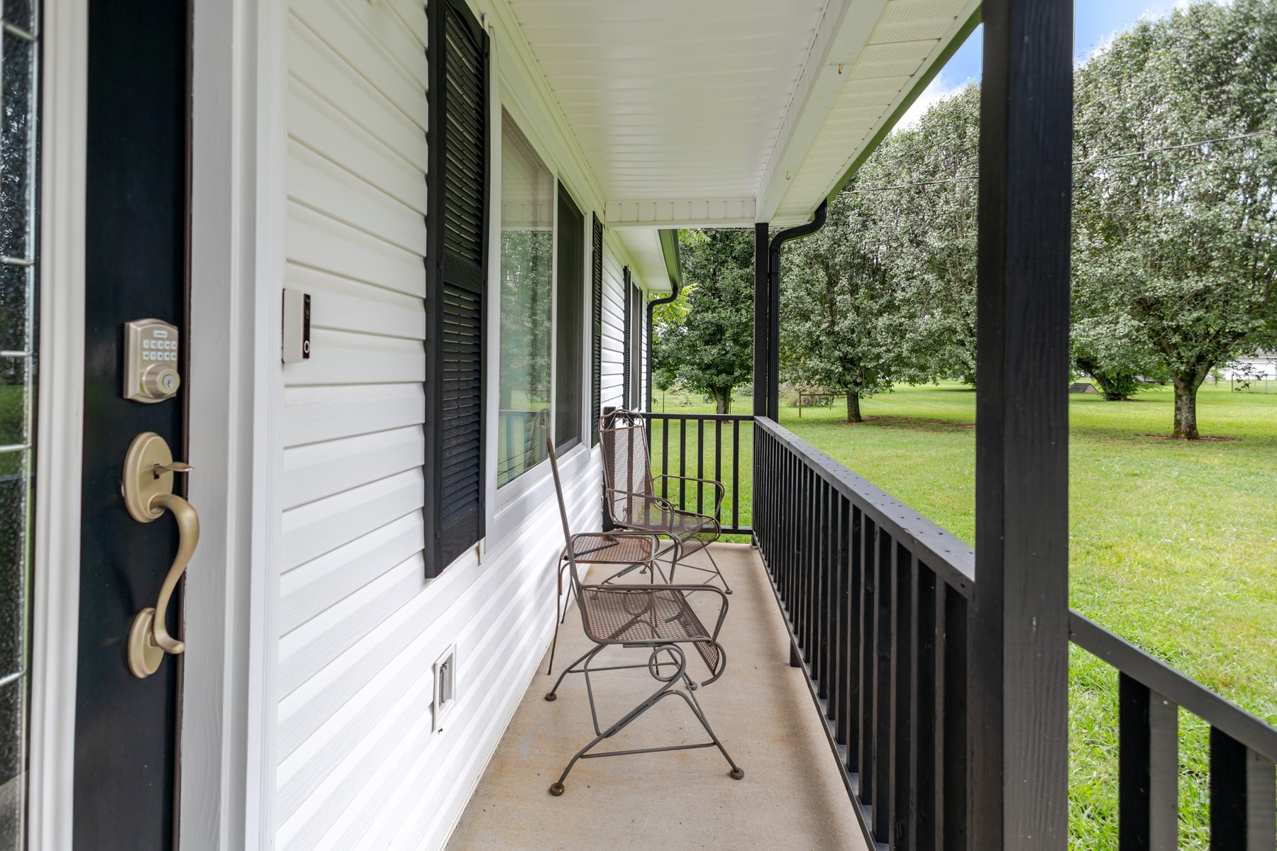 131 Avalon — the front porch