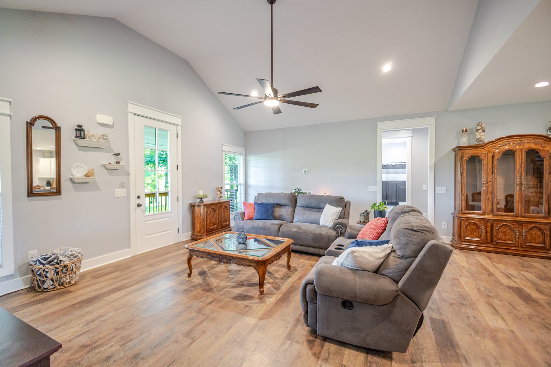 1510 Wade Brown Road — living space