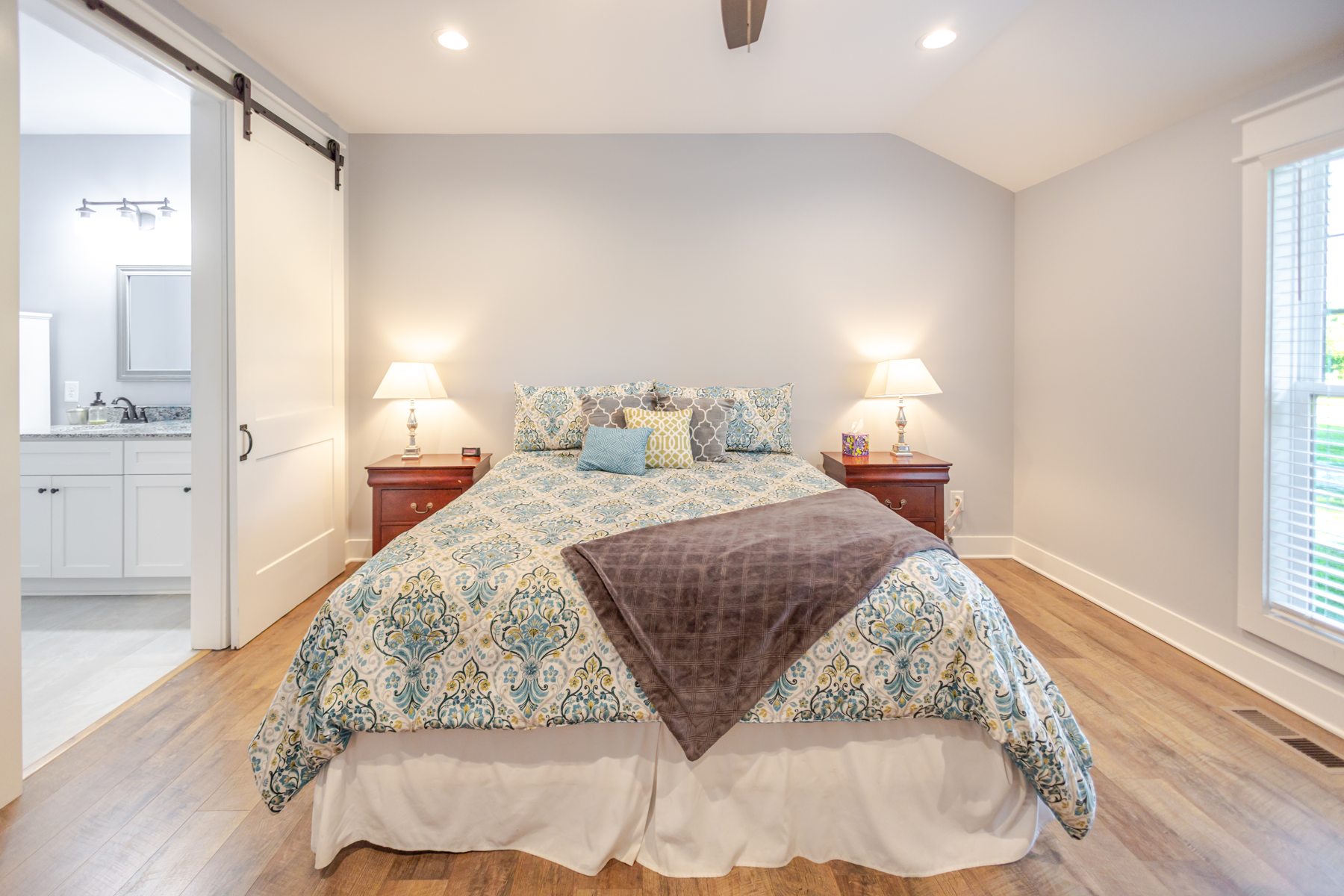 1510 Wade Brown Road — a quieter room