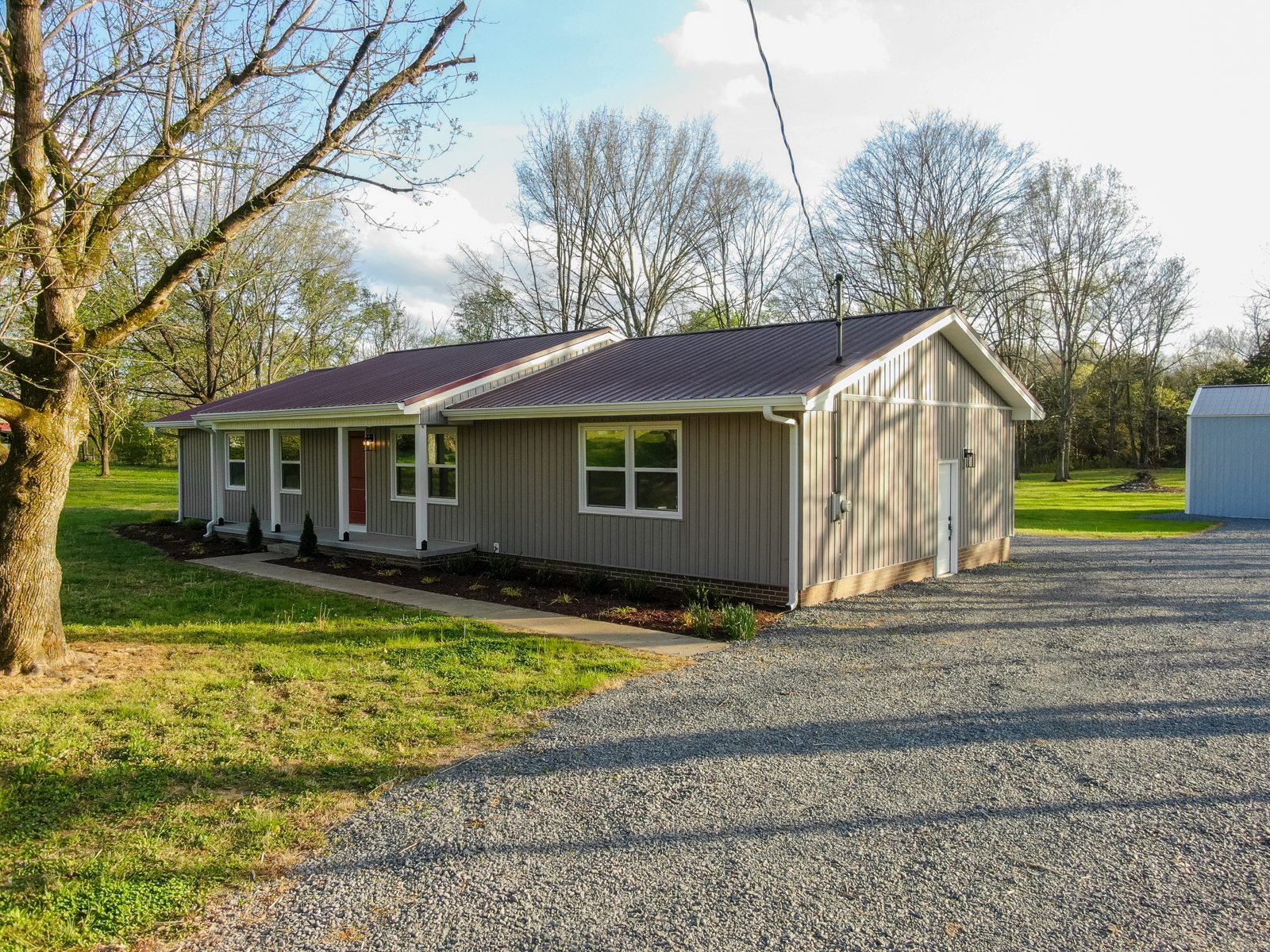 2338 TN 82 — the house in its setting