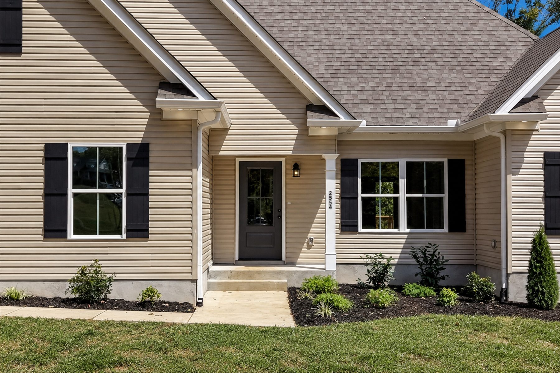 2554 US 41A — the covered porch