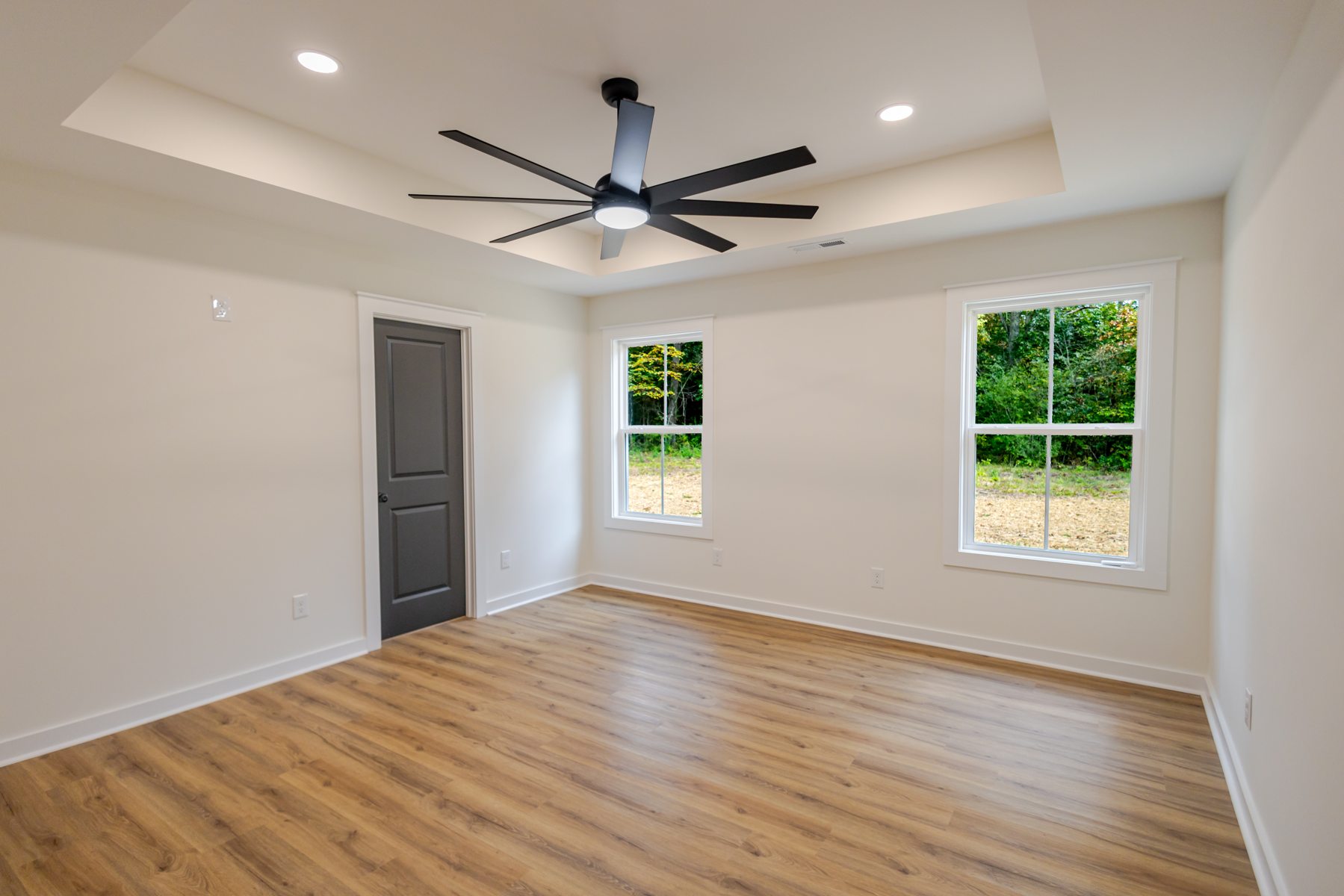 2554 US 41A — a quieter room