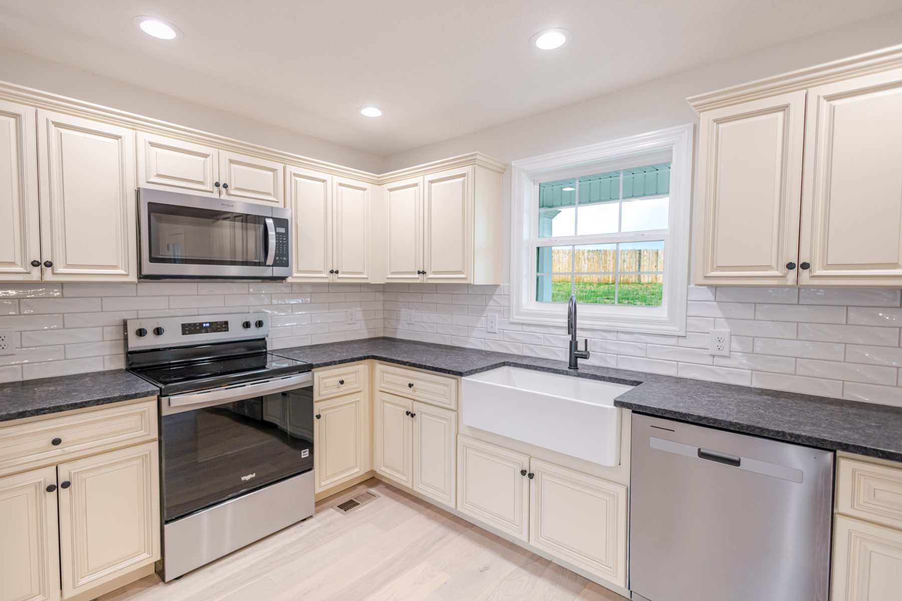 606 Shadow Drive — the kitchen