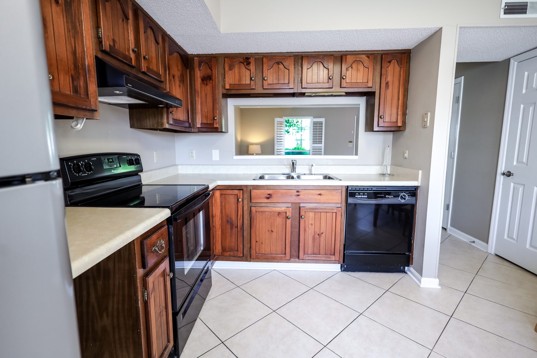 626 Calhoun Street — the kitchen