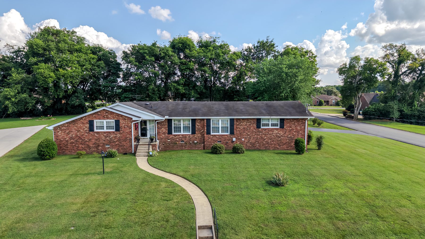 700 Dow Drive — the front elevation