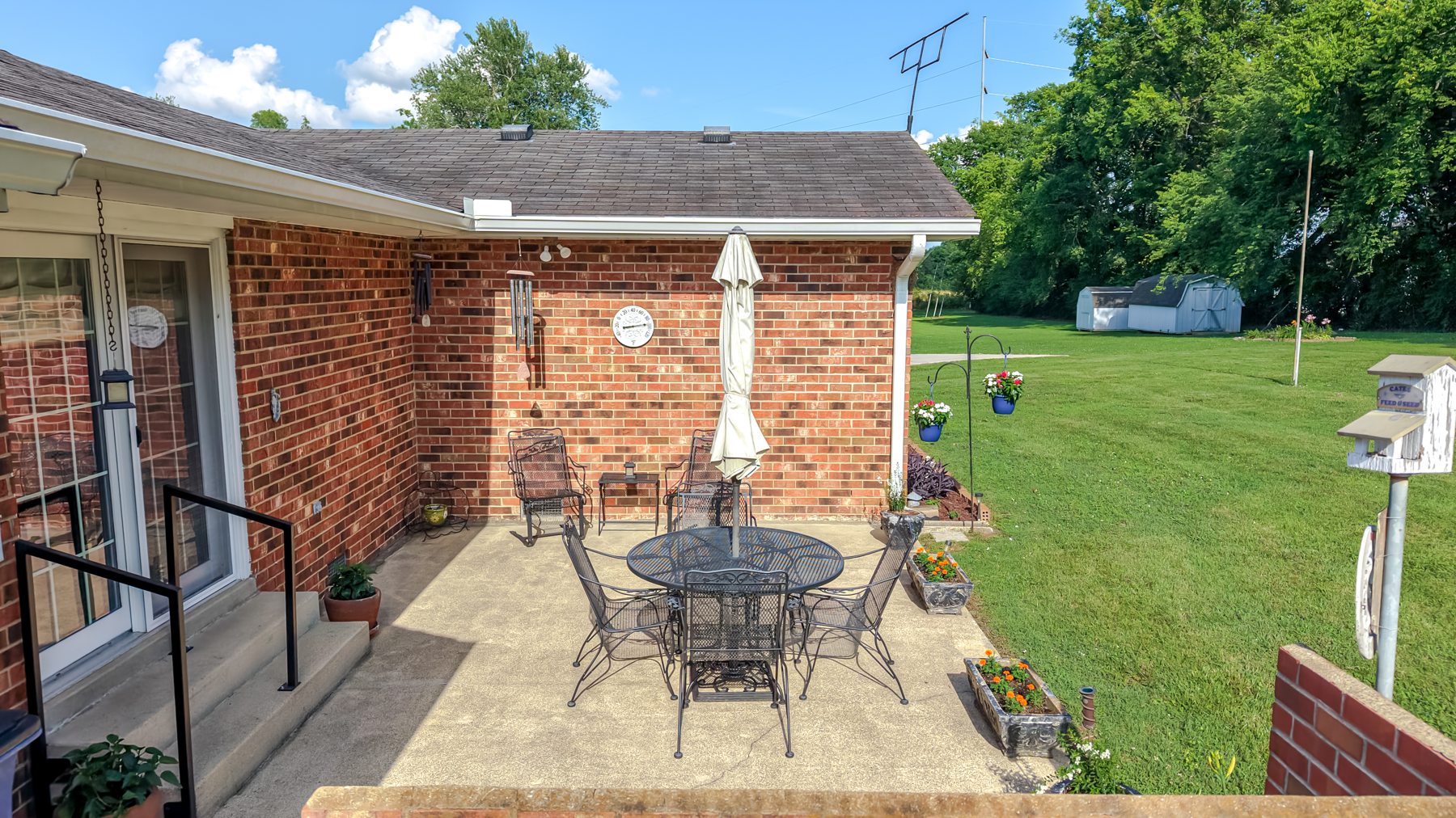 700 Dow Drive — the patio