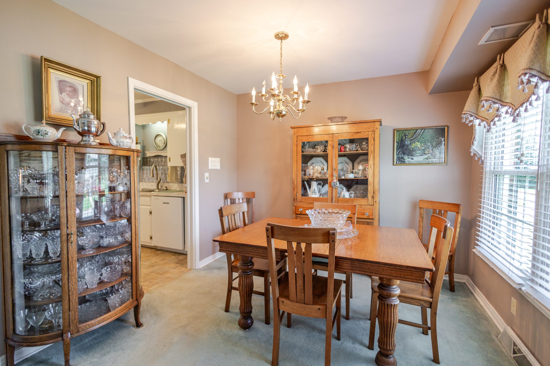 700 Dow Drive — the dining room