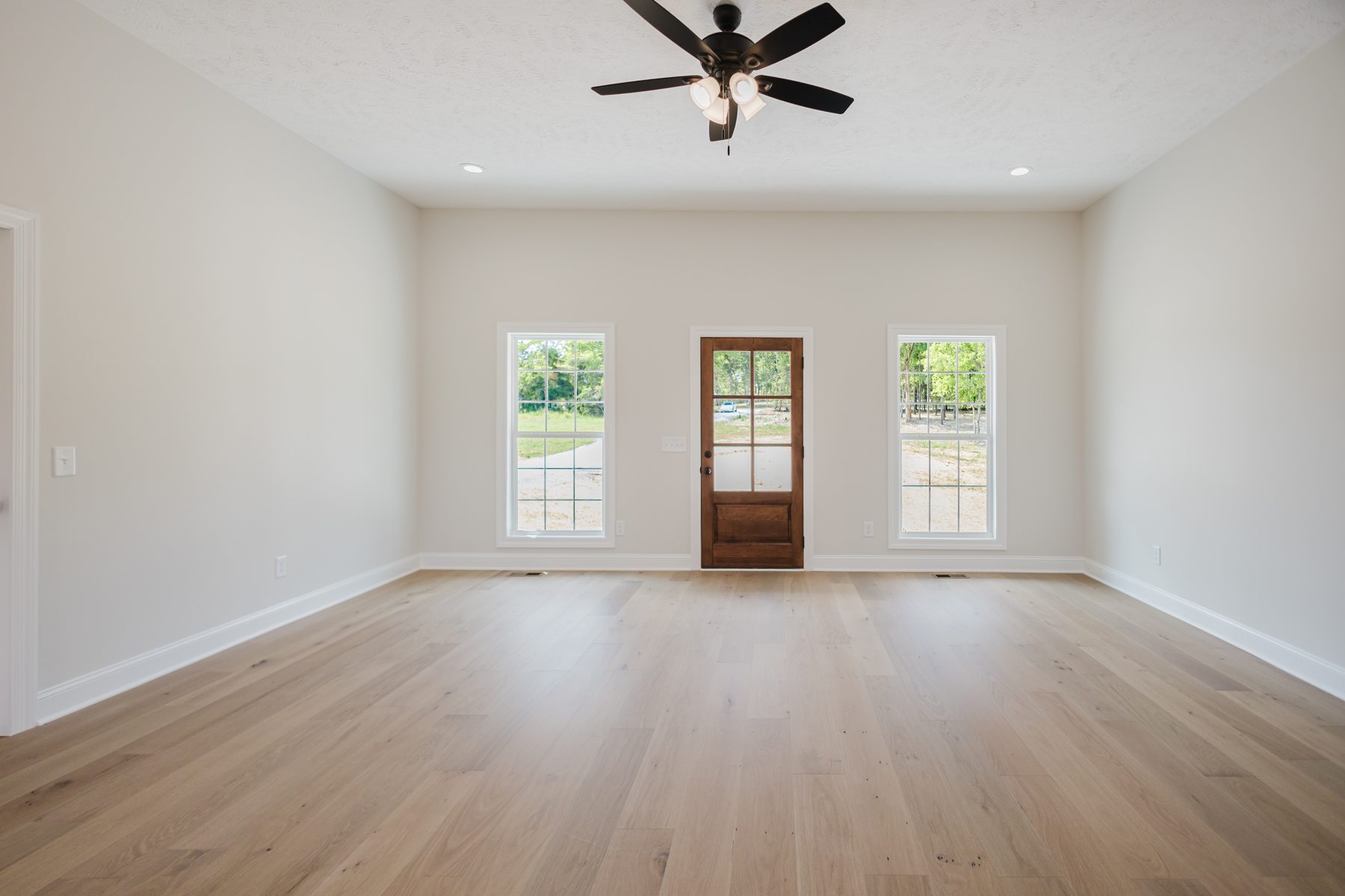 852 Lower Halls Mill Road — open living space