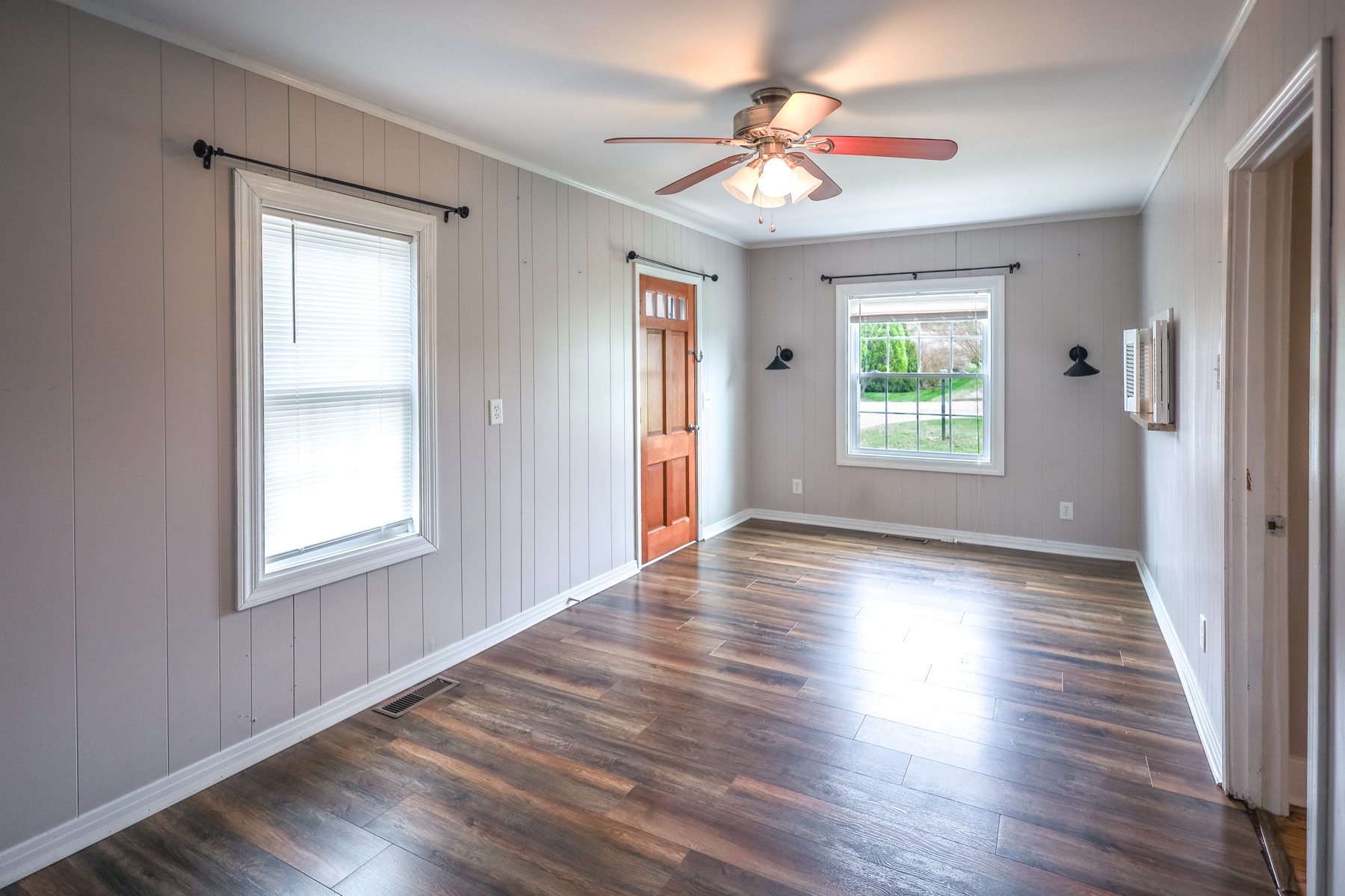 903 Union Street — the enclosed porch