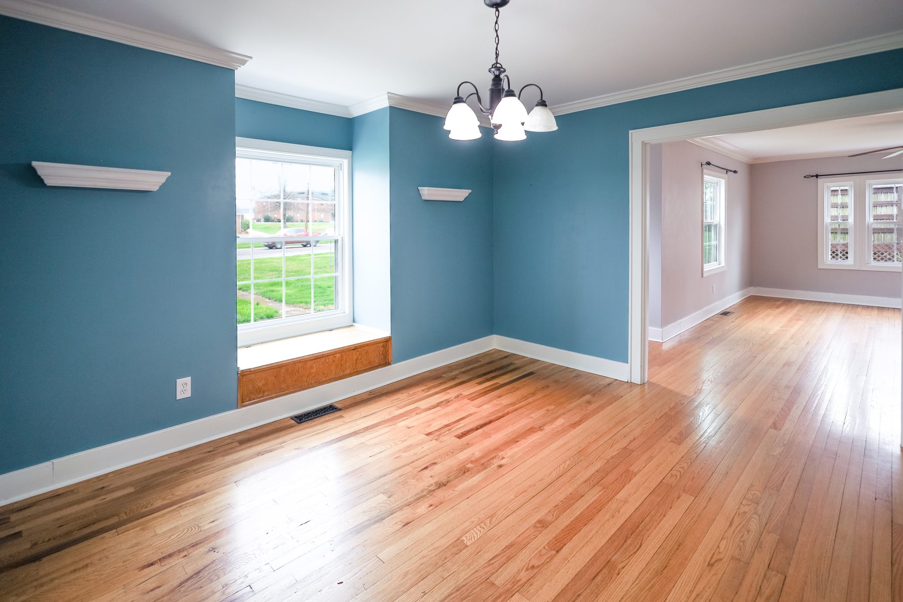 903 Union Street — the dining room