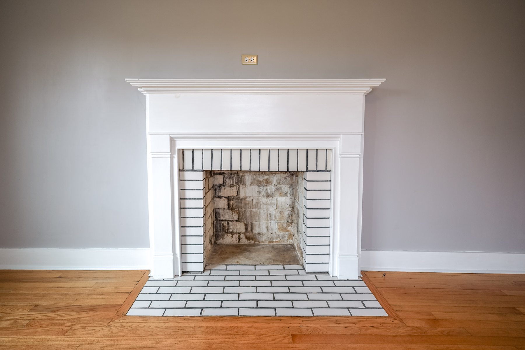 903 Union Street — the fireplace