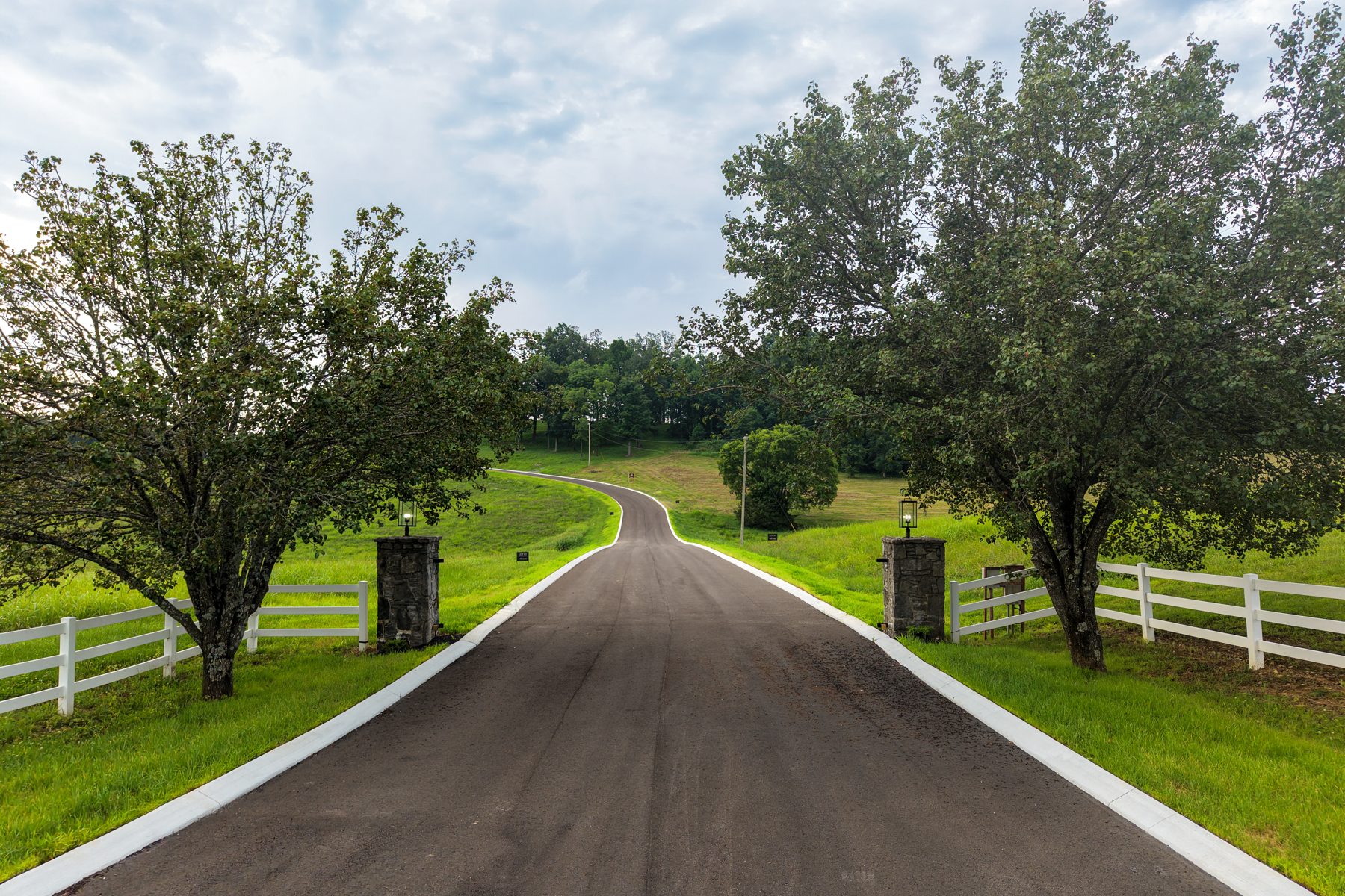 Lot 1 Skyridge Lane — the shared approach